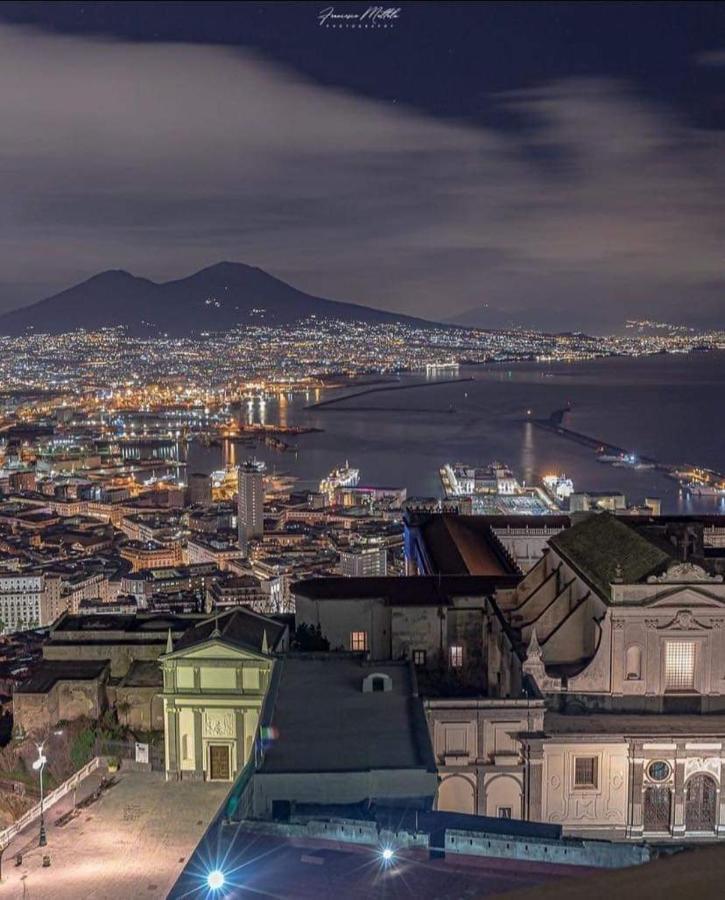 Essenza Di Napoli Acomodação com café da manhã Exterior foto